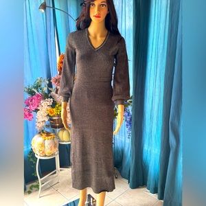 Loft brand new long beautiful dress. Add some shine to your especial events!